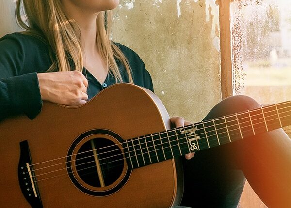 Guitarristin und Songwriterin Jule Malischke
