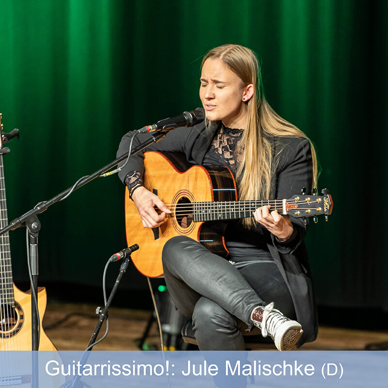 Jule Malischke beim Gitarrenfestival Saitensprünge 2023 in Bad Aibling