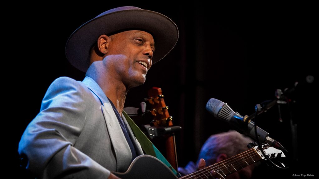 Eric Bibb Nahaufnahme Bühne