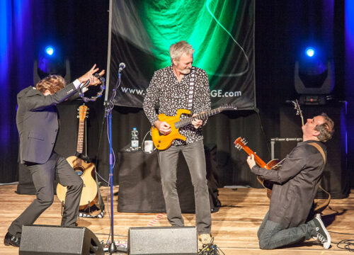 Die Frontm3n rocken Bühne im Bad Aiblinger Kurhaus