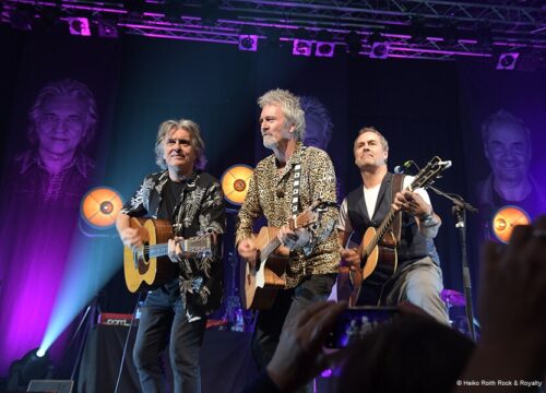 Trio Frontm3n live auf der Bühne mit Gitarren