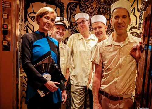 Gruppenbild Quintett The Ukelites im Aufzug