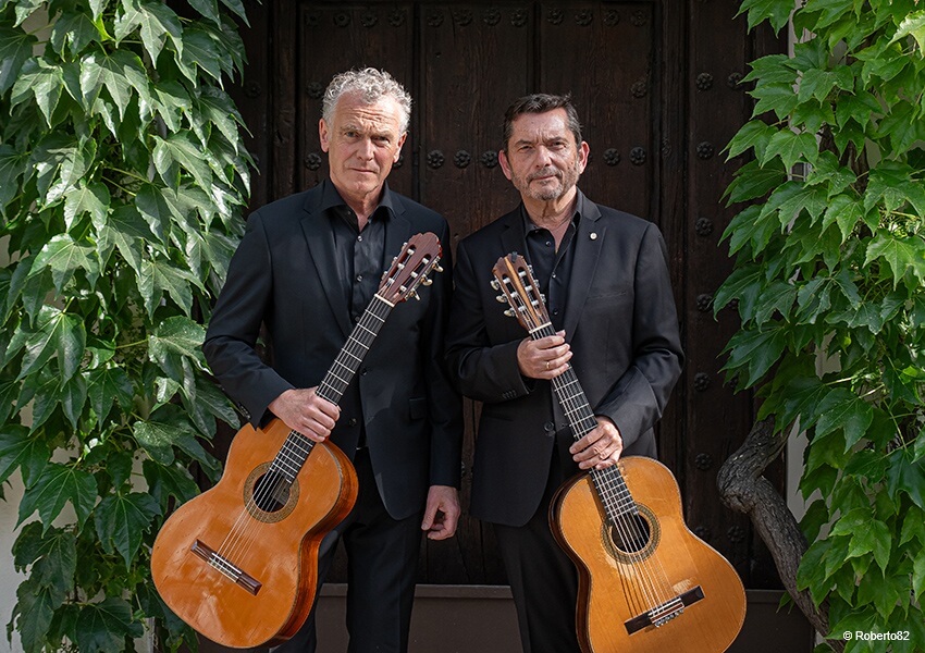 Augustin Wiedemann und José María Gallardo del Rey mit Gitarren